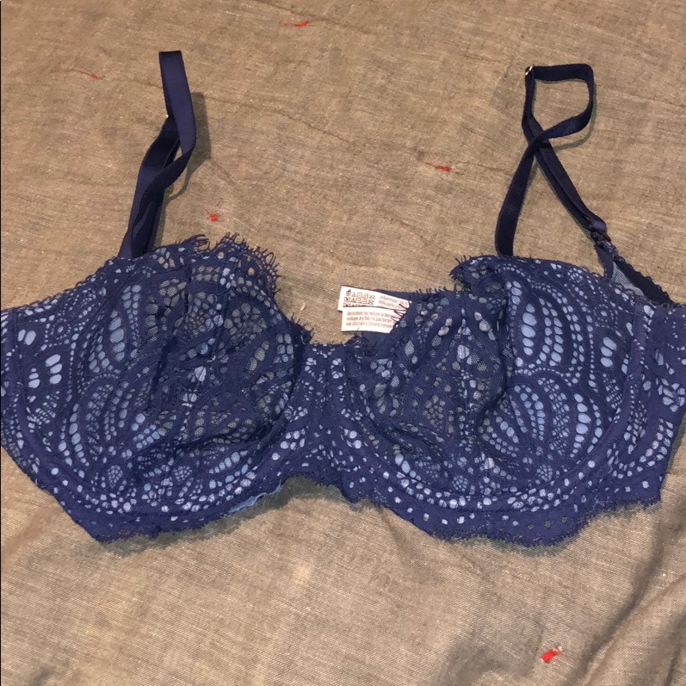NWOT VS Dream Angels push-up w/out padding bra